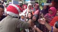 Embedded thumbnail for Wagub Hidayat Arsani Rayakan Ulang Tahun di Jalanan